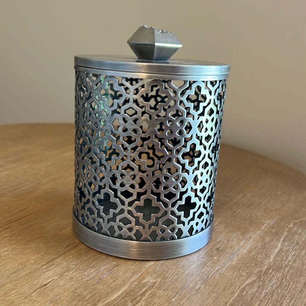 Kendra Scott filagree silver container 5”